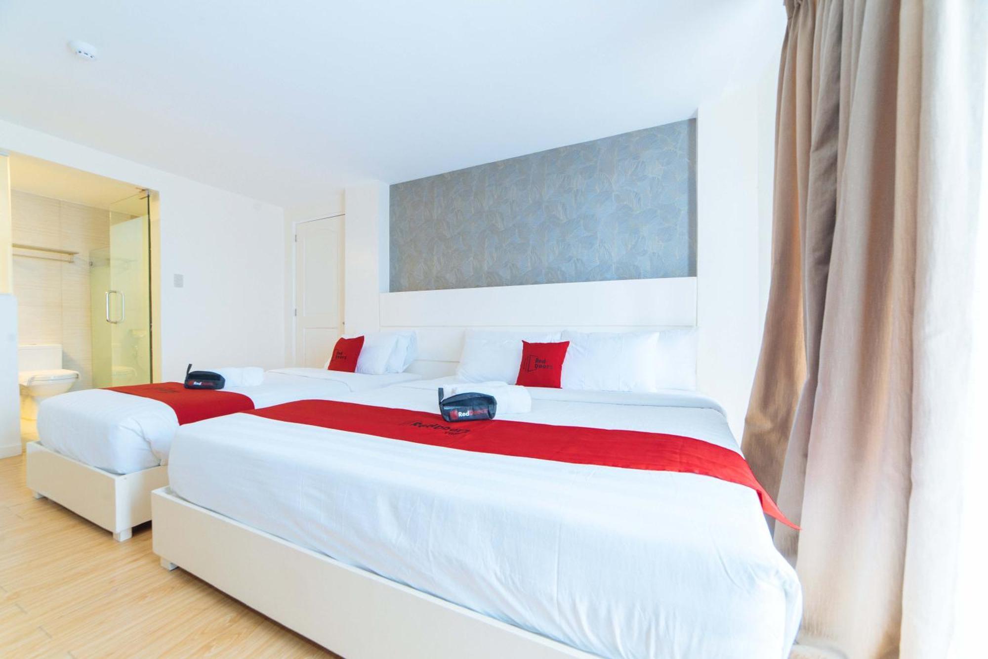 Reddoorz Plus At Hotel Metro Kalibo Bagian luar foto