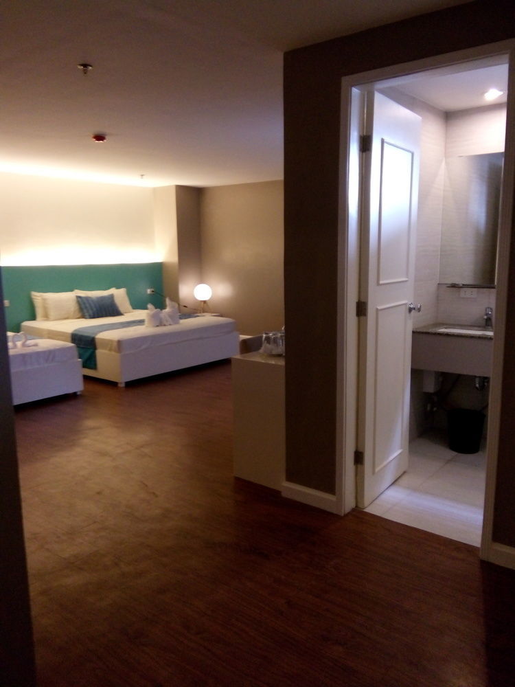 Reddoorz Plus At Hotel Metro Kalibo Bagian luar foto