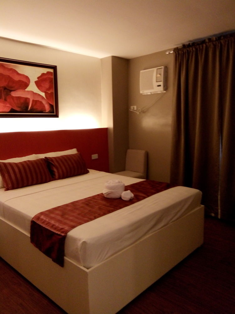 Reddoorz Plus At Hotel Metro Kalibo Bagian luar foto
