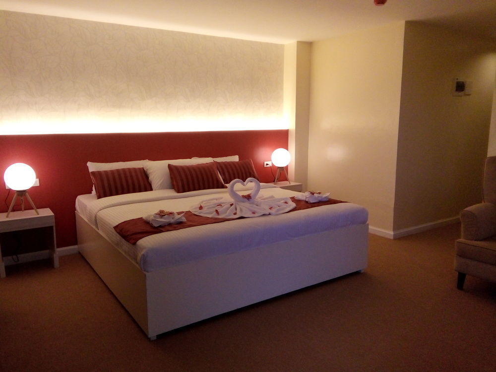 Reddoorz Plus At Hotel Metro Kalibo Bagian luar foto