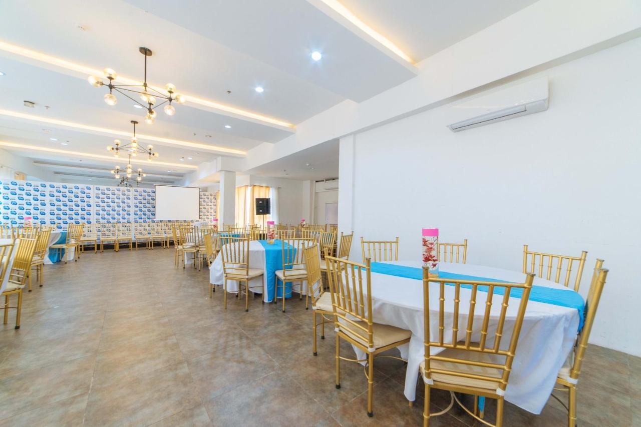 Reddoorz Plus At Hotel Metro Kalibo Bagian luar foto